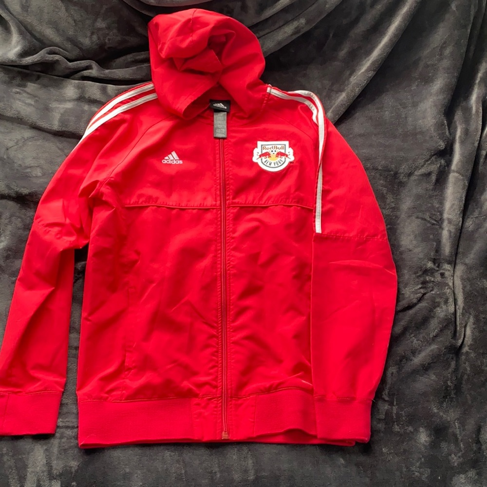 YL, RedBull’s Lightweight jacket